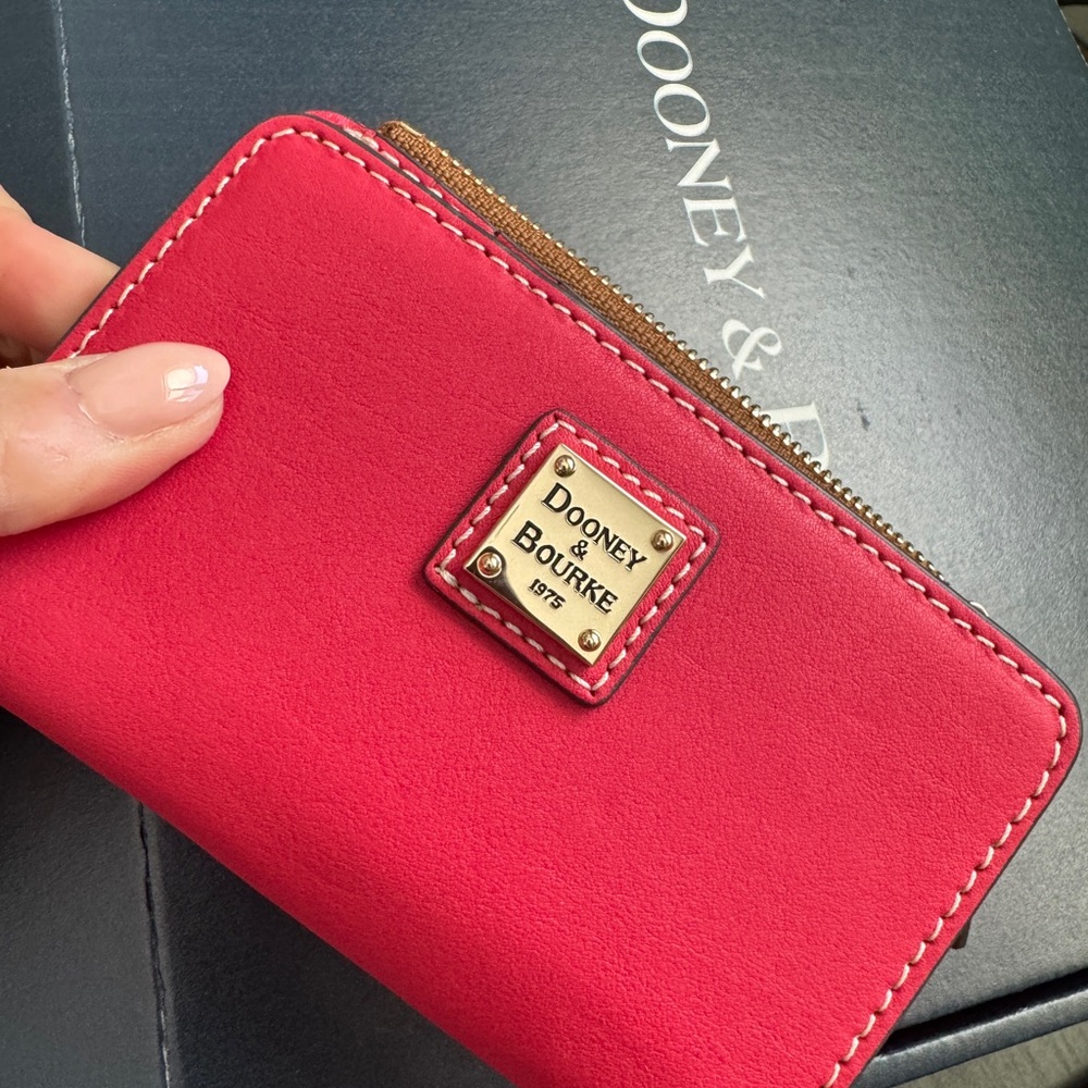 NEW Dooney & Bourke Penrose Card Wallet